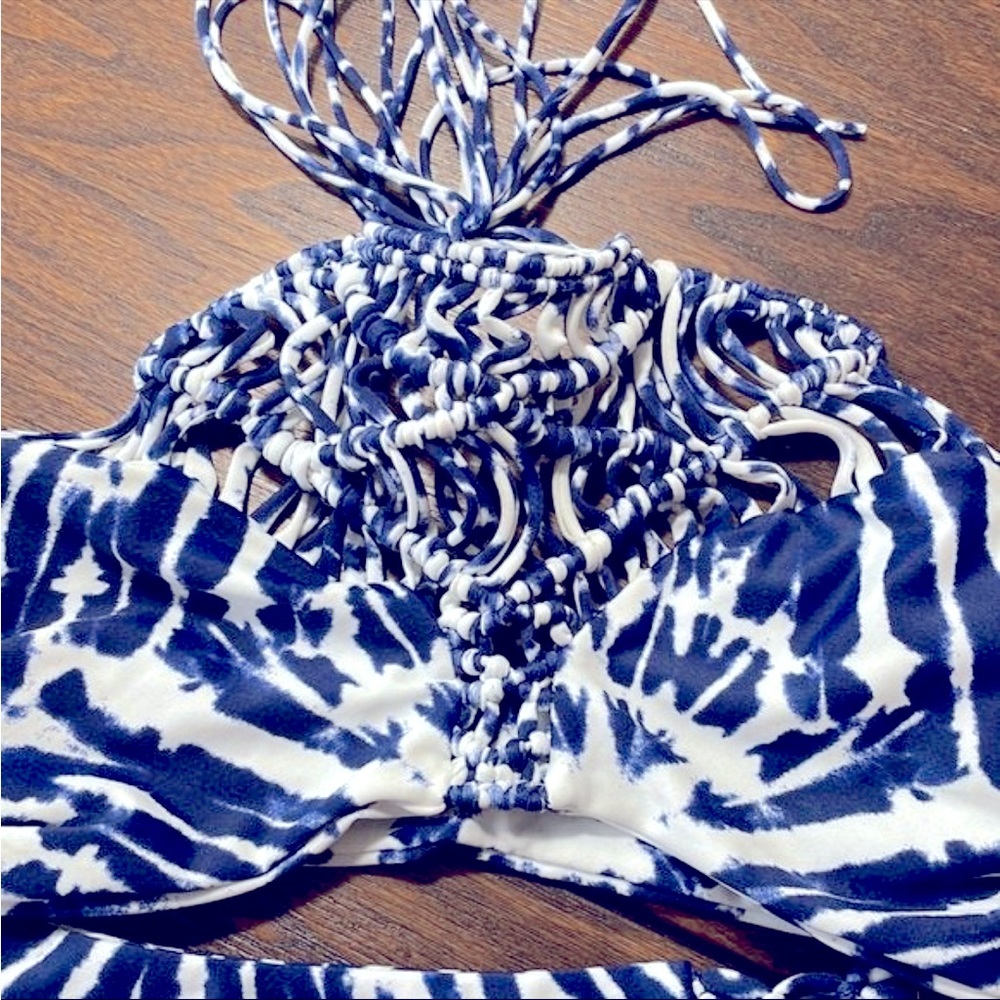NWOT💙MIKOH SWIM🤍MACRAME TIE DYE HALTER TOP BIKINI SET - Picture 8 of 13